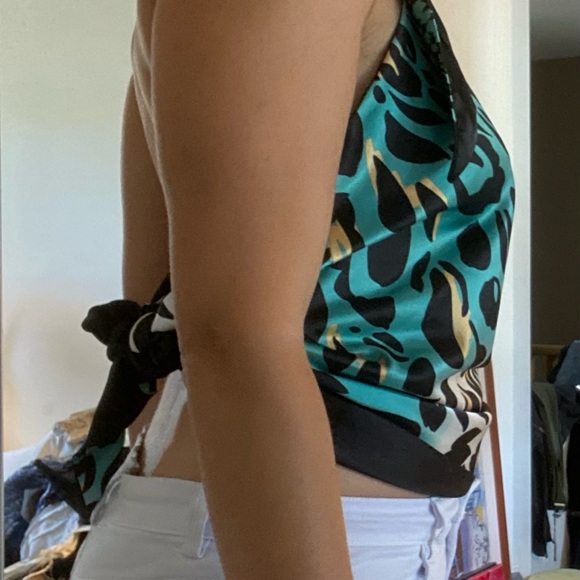 Le Chateau Leopard Print Halter Top (ties in the back) - Picture 7 of 7